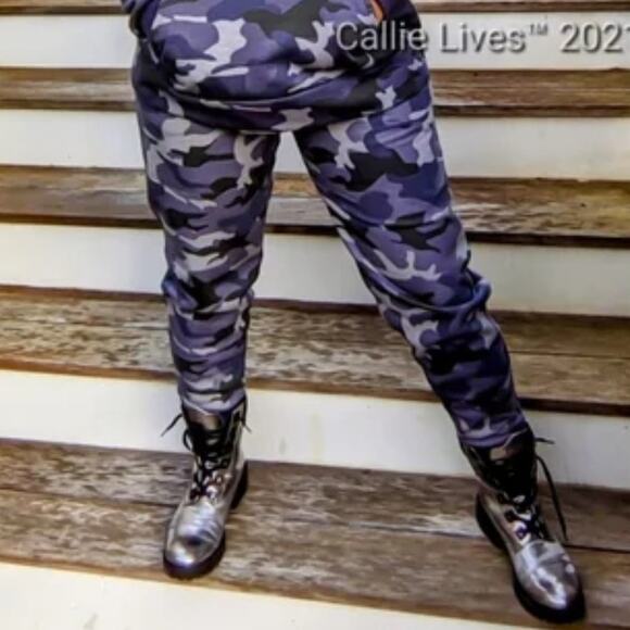 Small Callie Lives Miz Survivor Navy Camo Warning Sweatpants pockets fleece warm - Picture 1 of 12